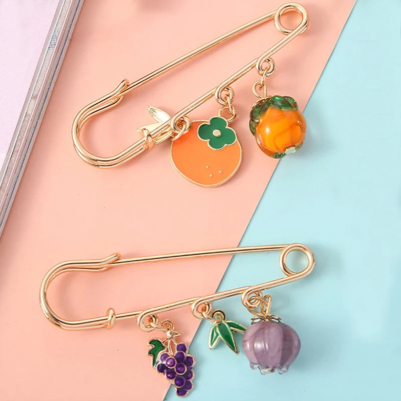 1Pc New Fashion Fruit Brooch Strawberry grape orange pineapple Fruit Jewelry Pin Best Friend Gift